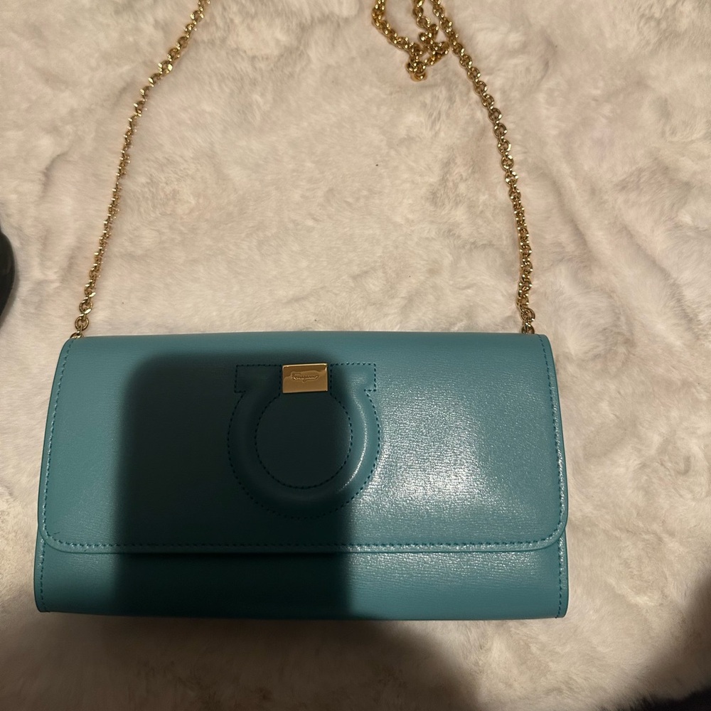 Wallet in chain